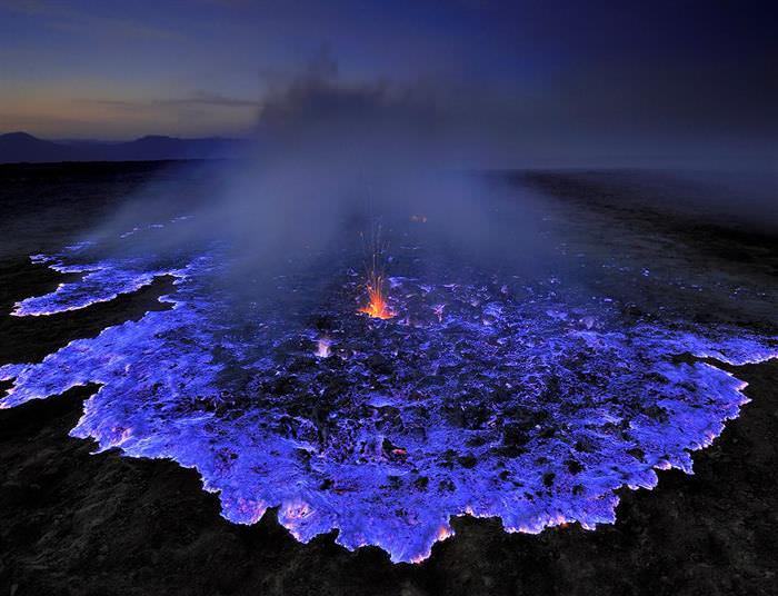 Volcan de lava azul