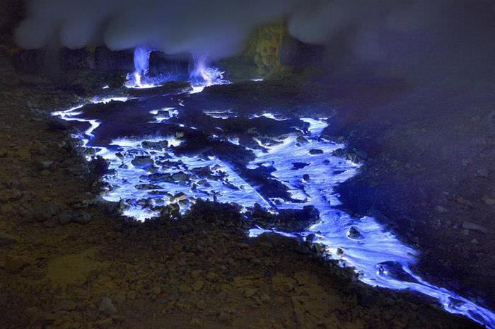 Volcan de lava azul