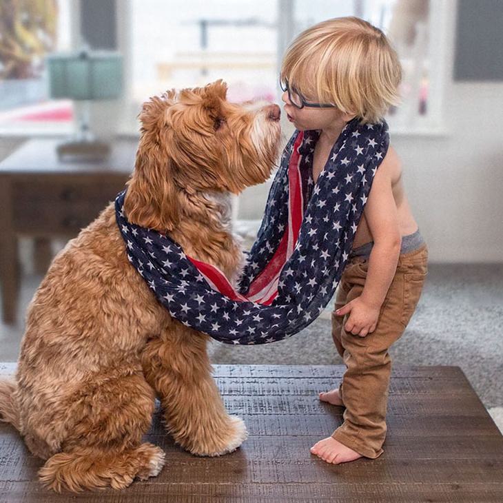 Buddy y Reagan: perro y niño amistad