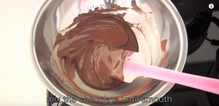 pastel del chocolate: dos ingrtedientes