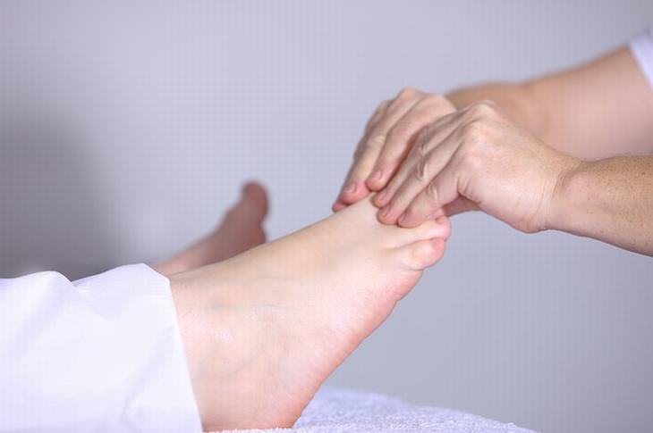 consejos pies inflamados masaje pies