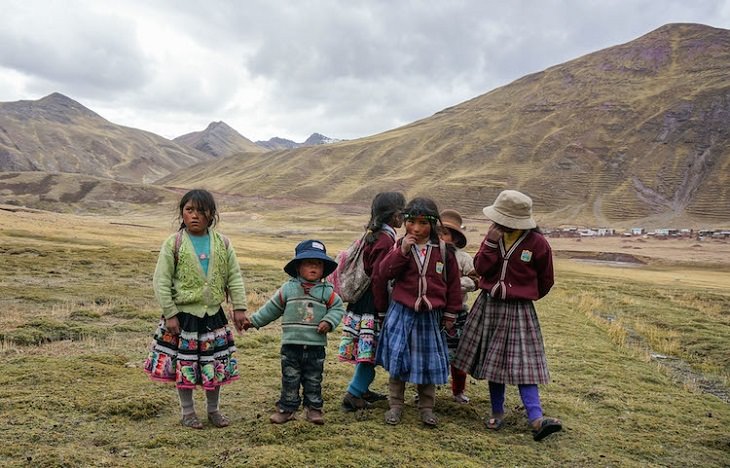 montañas arcoiris Perú
