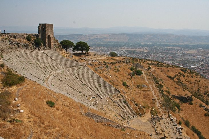 teatros griegos romanos visitar