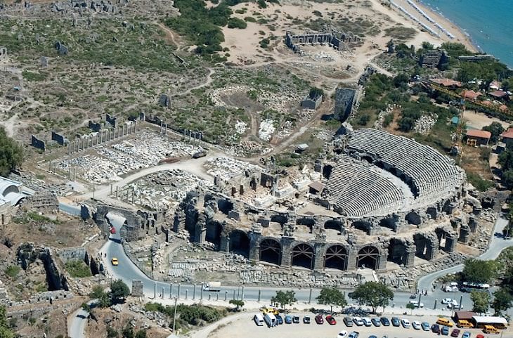 teatros griegos romanos visitar