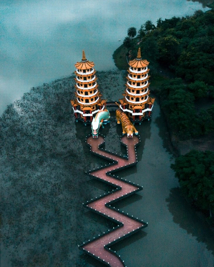 Pagodas de dragones y tigres, Taiwán
