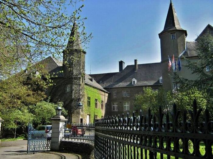 15 lugares de luxemburgo  Castillo Differdange