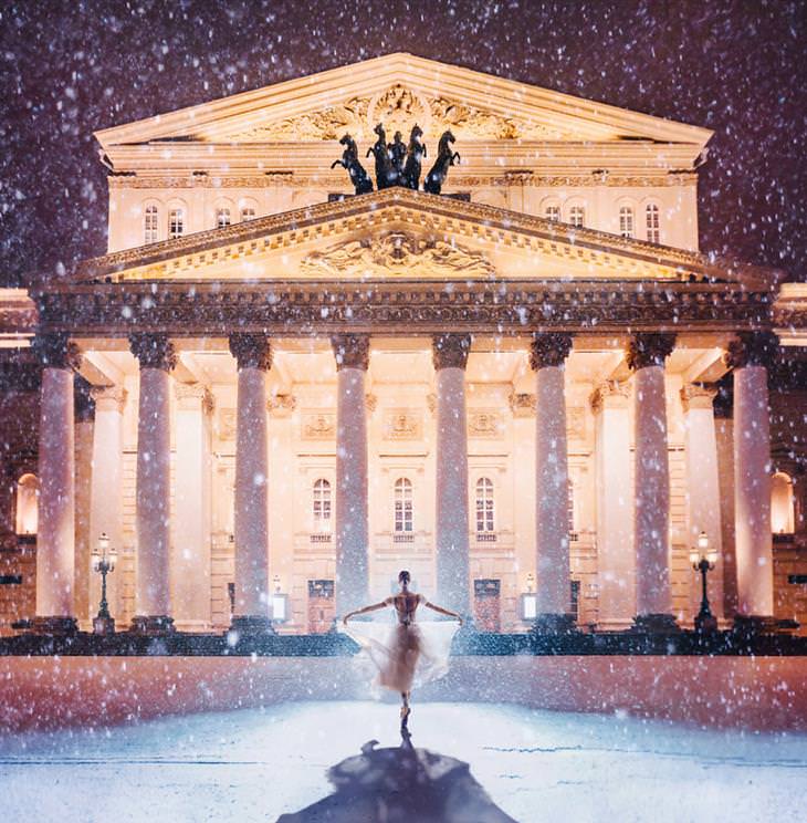 Moscú En Invierno mujer vestida de blanco en plaza