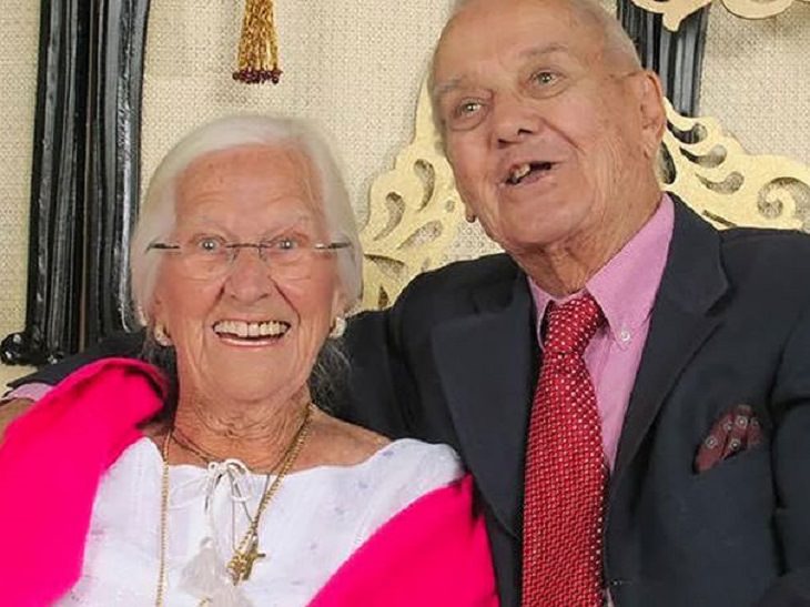 Después De 75 Años Mueren Juntos Abrazados