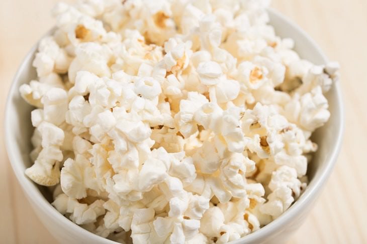 Foods You Can Indulge Without Gaining Weight Popcorn