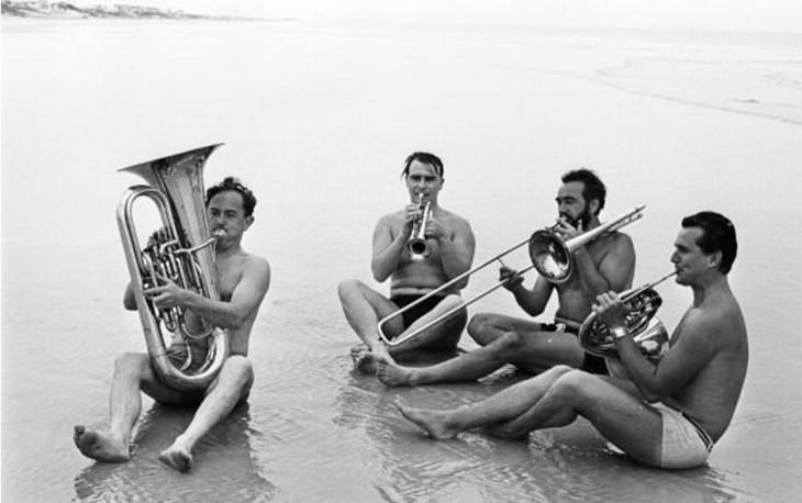 Imágenes Históricas Músicos de la Orquesta Sinfónica de Londres disfrutando de su día en Daytona Beach, Florida