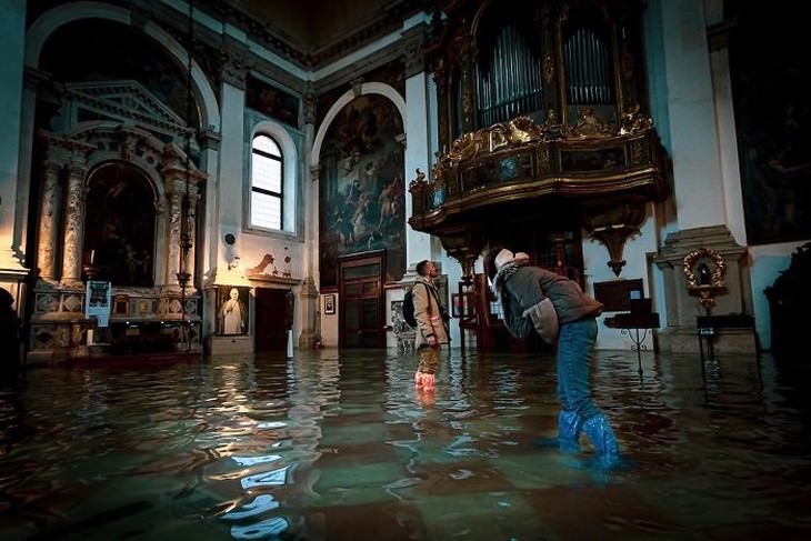 Catedral de Venecia inundada