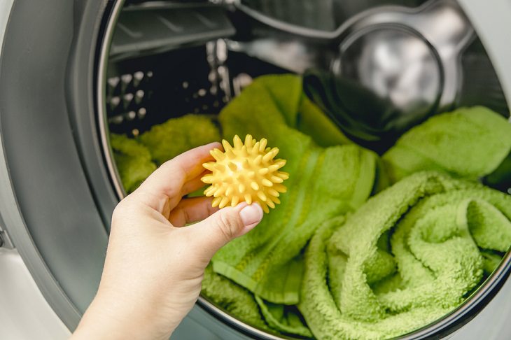 Mito de lavado 8: Las bolas de secado funcionan tan bien como los productos tradicionales
