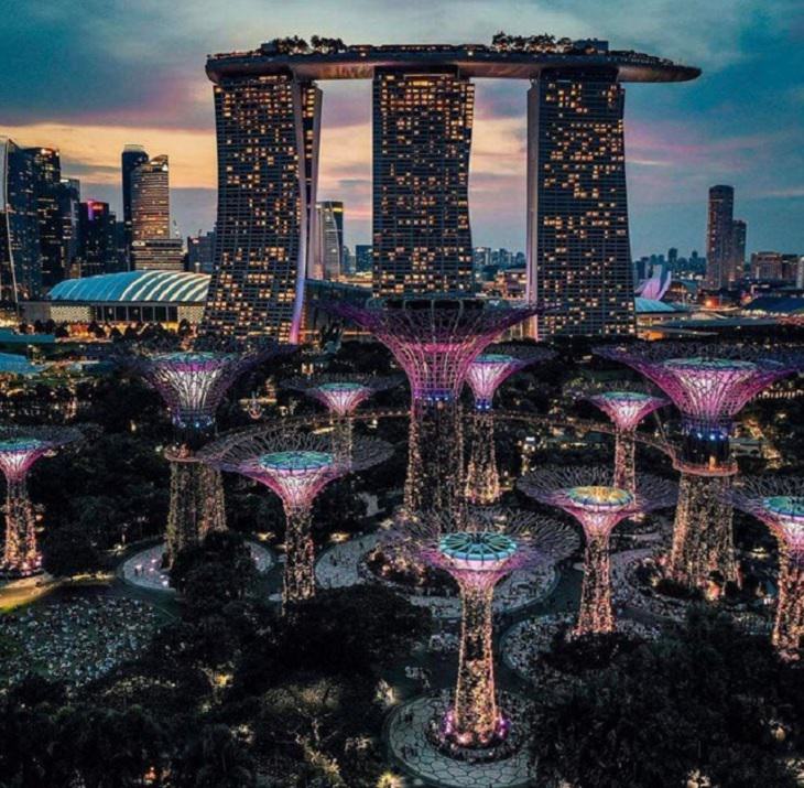 12. Vista aérea del hotel Marina Bay Sands en Singapur.