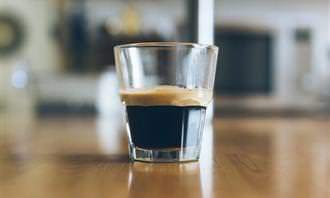 מבחן קפה: קפה בכוס זכוכית