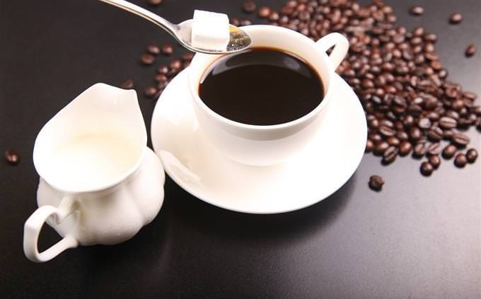 מבחן קפה: כפית סוכר מעל קפה