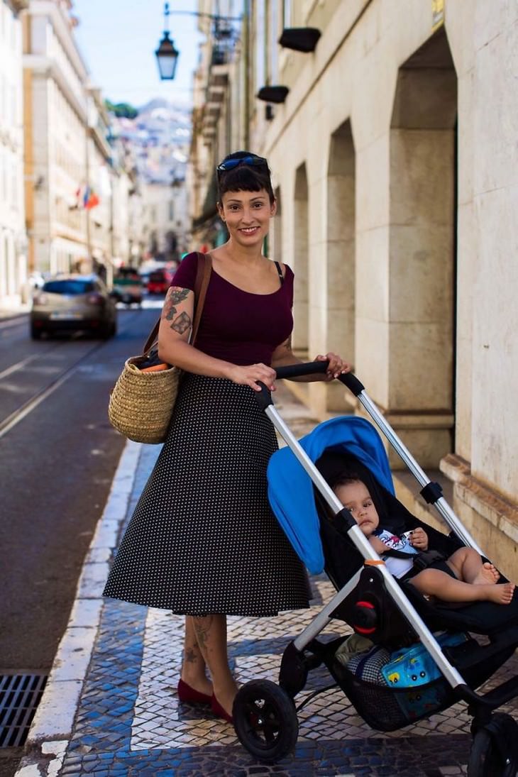18 Fotografías Que Capturan La Belleza De La Maternidad Mafalda y su hijo en Lisboa en Portugal