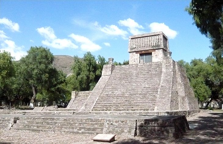  7. La Pirámide de Santa Cecilia Acatitlan