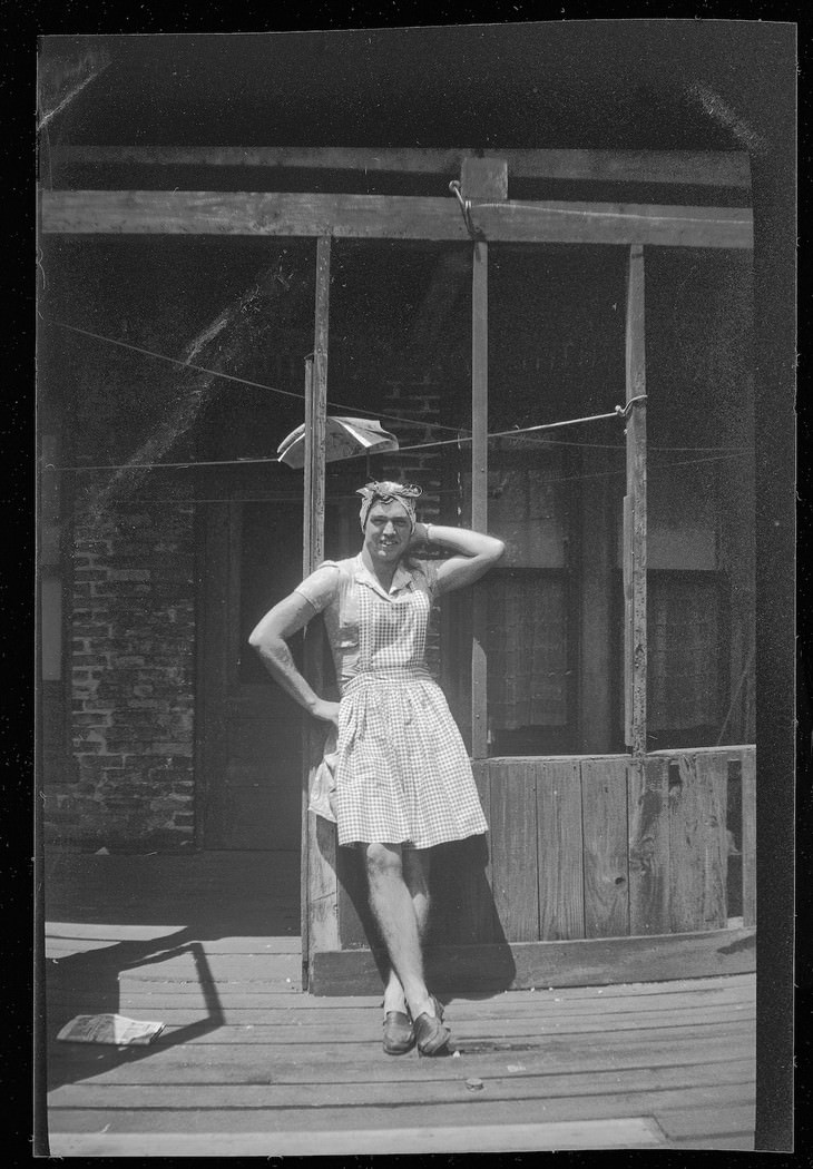 Estas Increíbles Fotos Te Llevarán Al Chicago De 1930 hombre vestido de mujer
