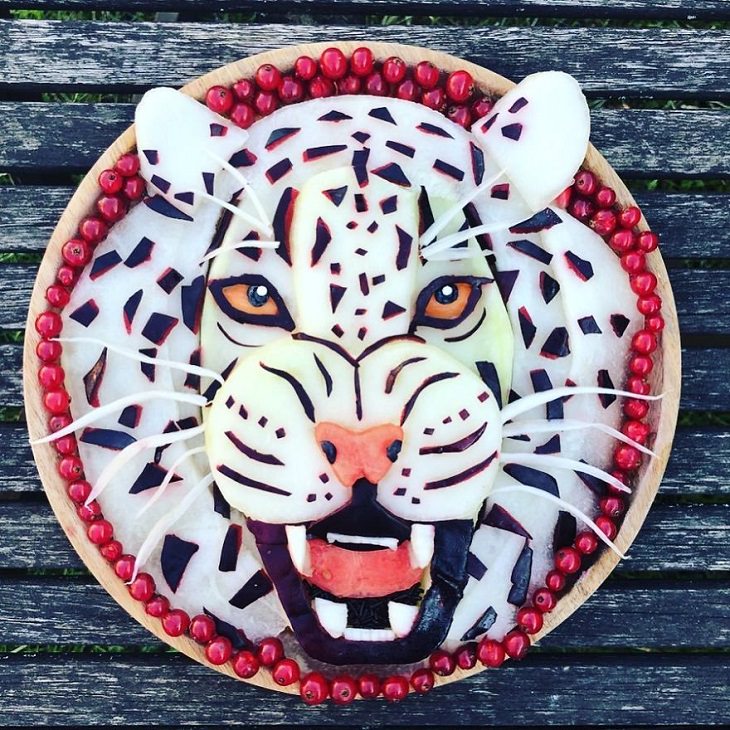 Asombrosas Obras De Arte Animal Elaboradas Solo Con Frutas tigre