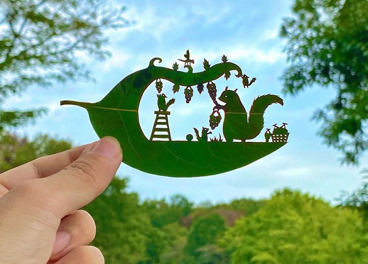 Artista Japonés Recrea Mundos En Miniatura En Hojas De Árbol festival de animales