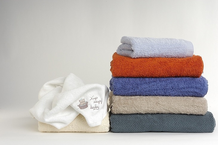 Helpful cooking, baking, and kitchen tips, Hand towels stacked on top of each other