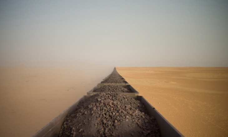 16. Travel Winner: "Montar en un tren de carga sahariano" por Adrian Guerin, Australia