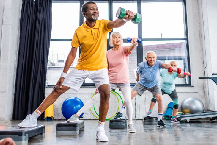 4. Las personas mayores deben evitar el ejercicio para evitar lesionarse