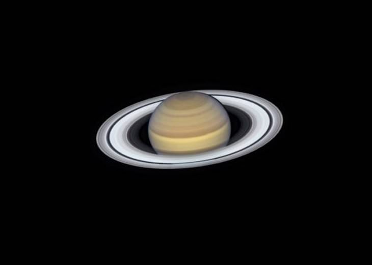 Imágenes De Curiosidades Del Mundo Una de las imágenes más claras de Saturno que fue tomada por el Telescopio Espacial Hubble