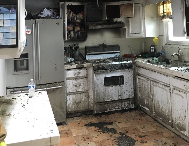 Hilarious cooking and baking fails, Room covered in burnt food and ash