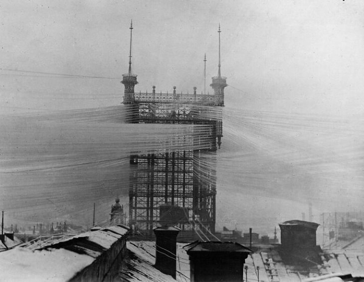Inventos Tecnológicos Del Pasado La antigua torre telefónica 'Telefontornet' en Estocolmo, Suecia, con aproximadamente 5.500 líneas telefónicas (c. 1890)