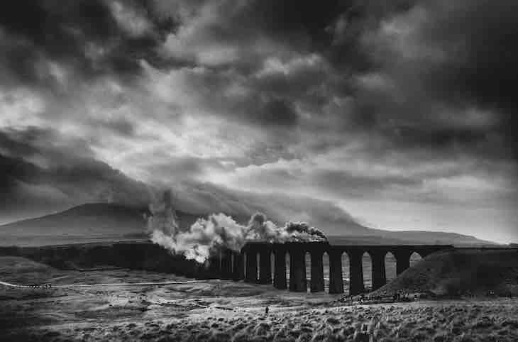 Concurso Fotógrafo De Paisajes Del Reino Unido “Ribblehead” de Brian Nunn, Ganador de líneas en el paisaje