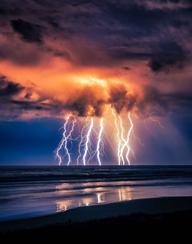  4. Vi una tormenta en la costa Australia