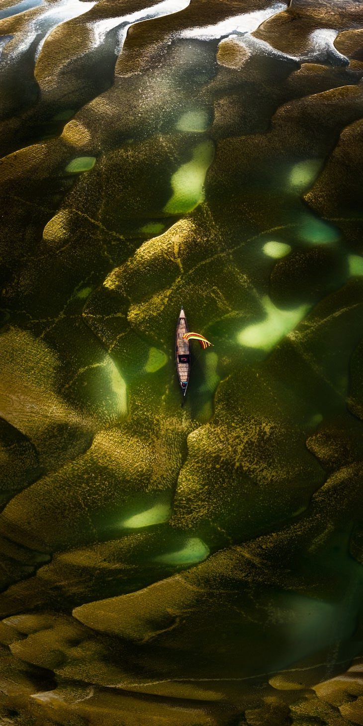 Fotografías Panorámicas Ganadoras De Los Premios EPSON Del 2020 “En la orilla del río” de Mohammad Rahman, Séptimo lugar, Concurso abierto, Naturaleza y paisajes