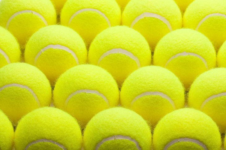 Consejos Para Lavar Tus Toallas Coloca algunas pelotas de tenis en la secadora