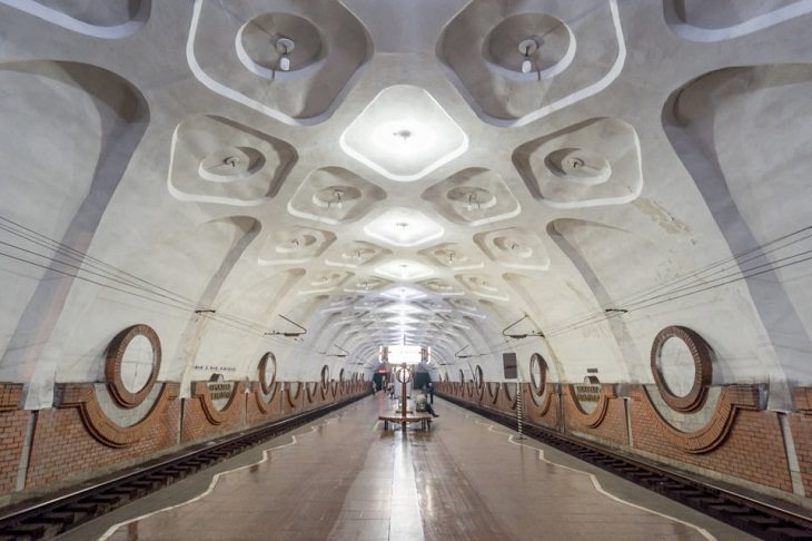 15 Hermosas Paradas De Autobús De La Antigua Unión Soviética estación de metro con diseños hermosos