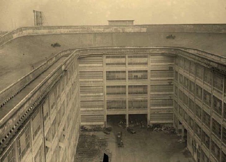 Fotografías Históricas Automóviles en prueba en el techo de la fábrica Fiat, 1929