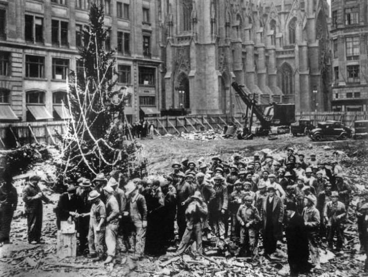 Fotos Antiguas De La Historia El primer árbol de Navidad erigido en el Rockefeller Center de la ciudad de Nueva York (1931)