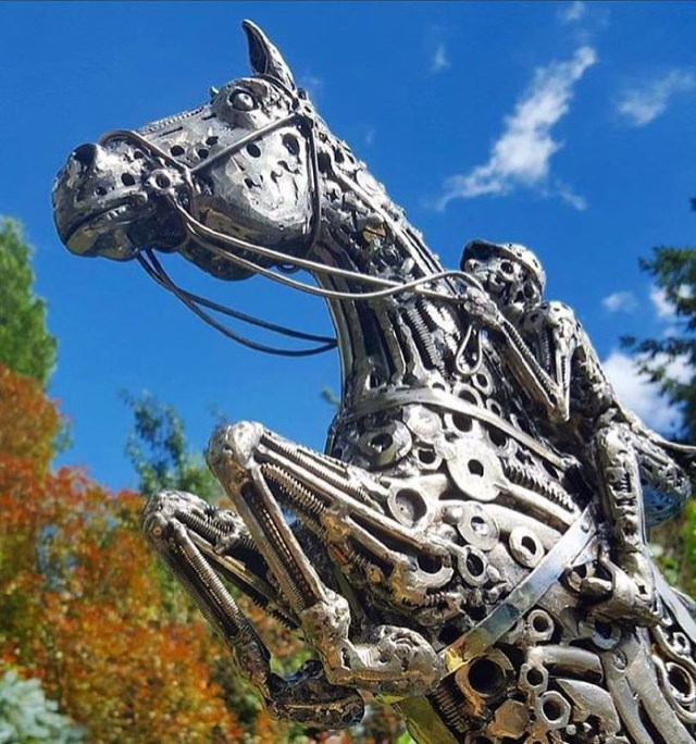 Magníficas Esculturas de Brian Mock jinete y caballo