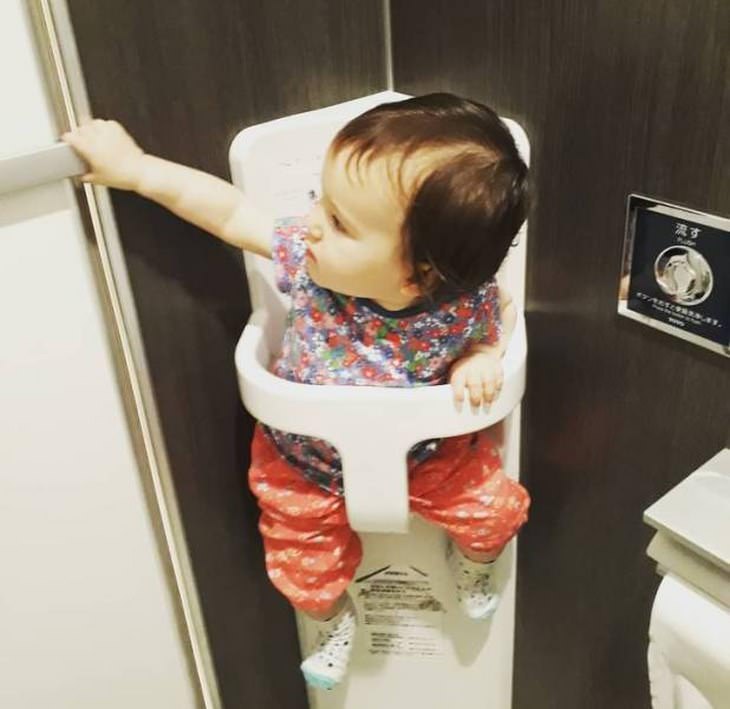 Imágenes Modernidad De Japón sillas para bebés en baños públicos