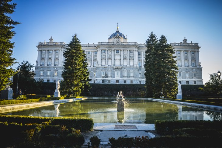Magníficas Residencias Reales El Palacio Real de Madrid, España