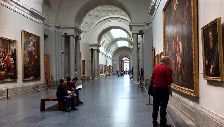 Lugares Turísticos En Madrid El museo del Prado interior