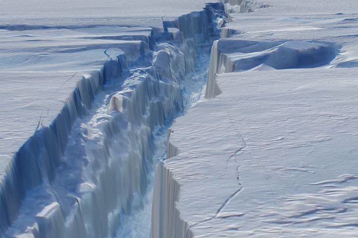 Paisajes de la Antártida grieta de 240 pies de ancho