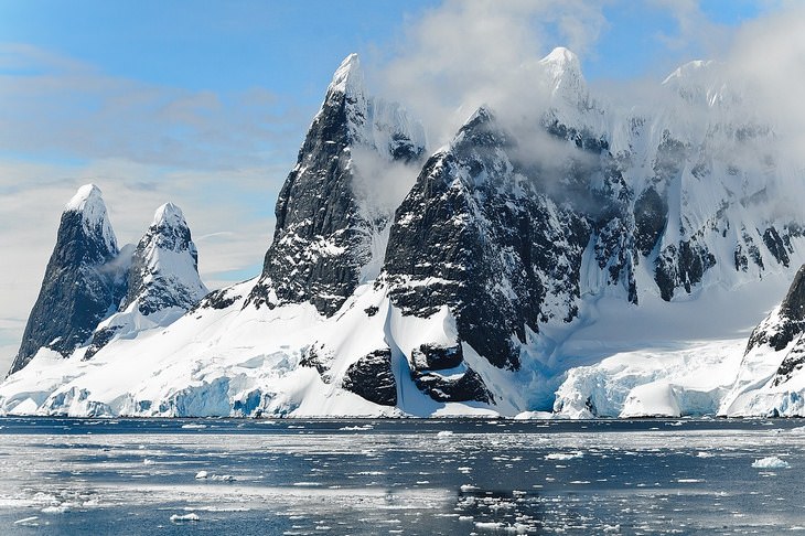 Paisajes de la Antártida paisaje montañoso