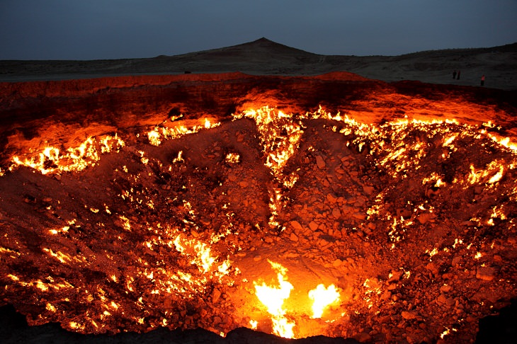 8 Lugares Reales Que Parecen Sacados De Películas  3. La puerta al infierno, Turkmenistán