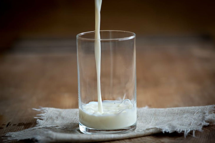 Alimentos Que Debes Tener En Tu Cocina lácteos o leche vegetal