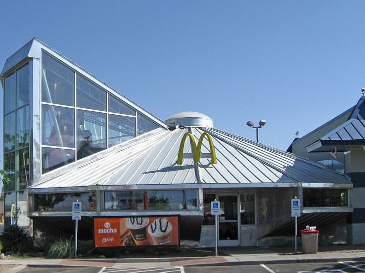 Restaurantes De McDonald’s novedosos platillo volador en Roswell Nuevo México