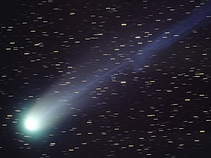 16. El cometa Hyakutake, fue el más cercano a la Tierra que cualquier otro cometa en los últimos 200 años, designado oficialmente C / 1996 B2
