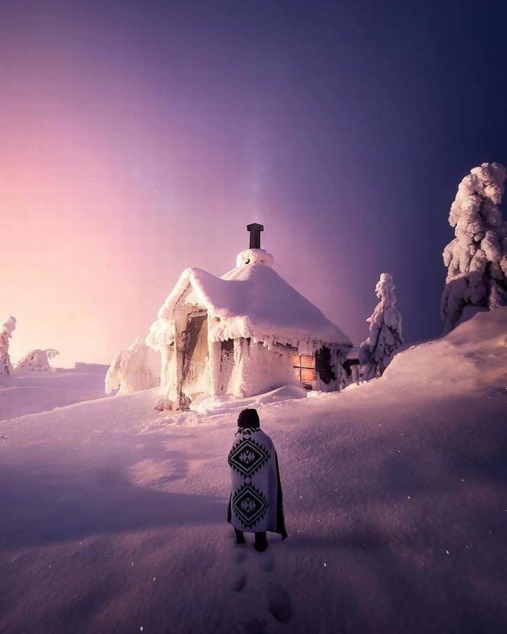 Imágenes de Julius Kähkönen cabaña en medio de la nieve