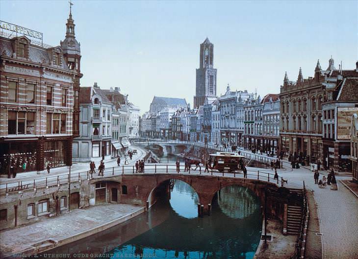 21. Ouda Gracht: Bakkerbrug, Utrecht.