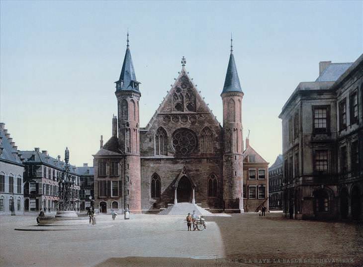 28. El Salón de los Caballeros en La Haya.